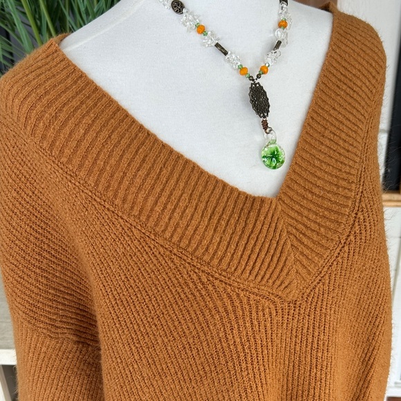 She + Sky Oversized V-Neck Knit Sweater Women’s Size L – Camel Brown - Picture 2 of 5
